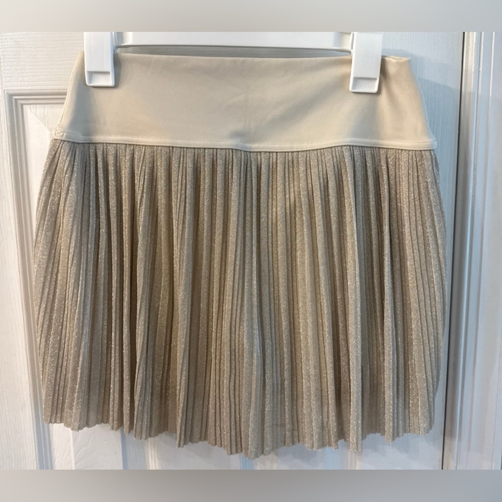 Aerie skort